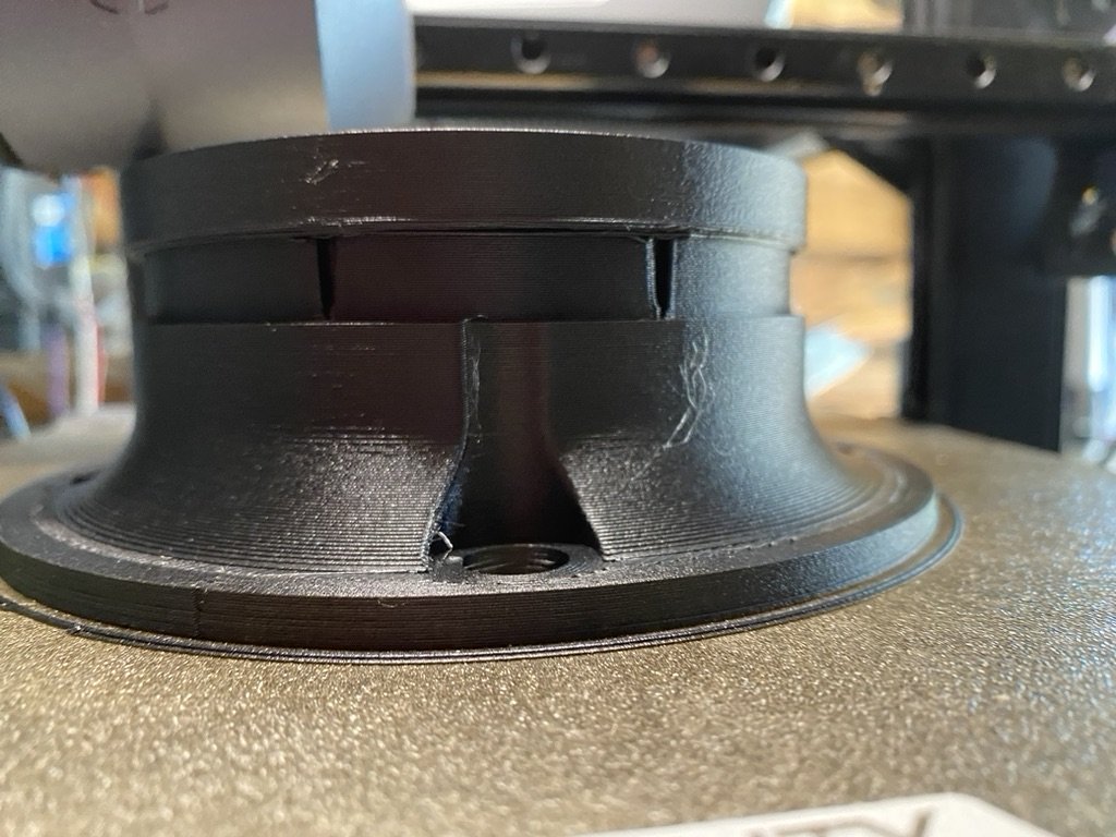 Изготовленная деталь на 3D-принтере